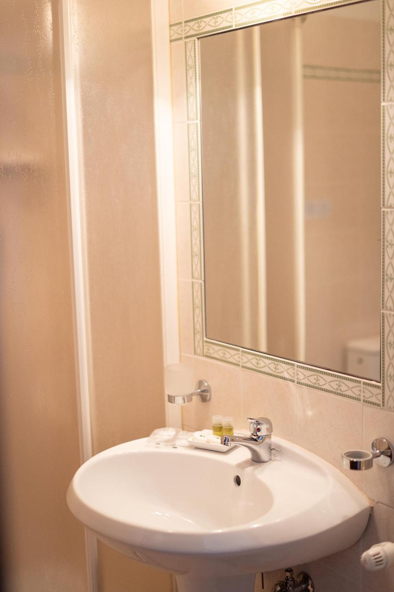 Hotel Napoleon Pontremoli Εξωτερικό φωτογραφία