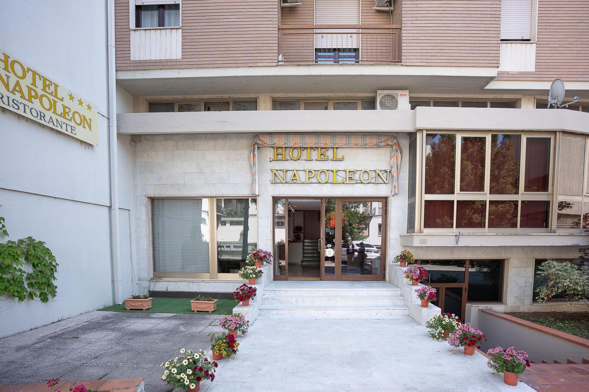 Hotel Napoleon Pontremoli Εξωτερικό φωτογραφία