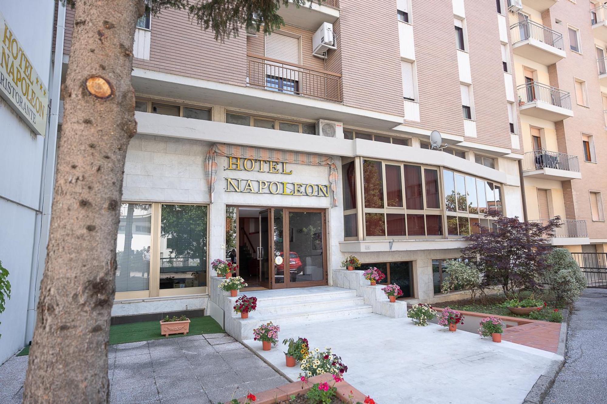 Hotel Napoleon Pontremoli Εξωτερικό φωτογραφία
